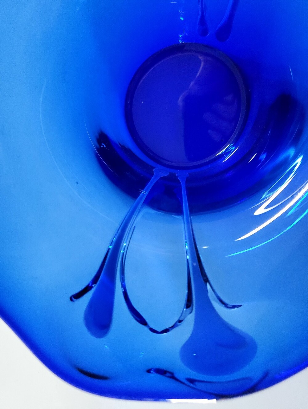 10 1/4" Bright Cobalt Blue White Cased Art Glass Free-form Bowl - Picture 3 of 16